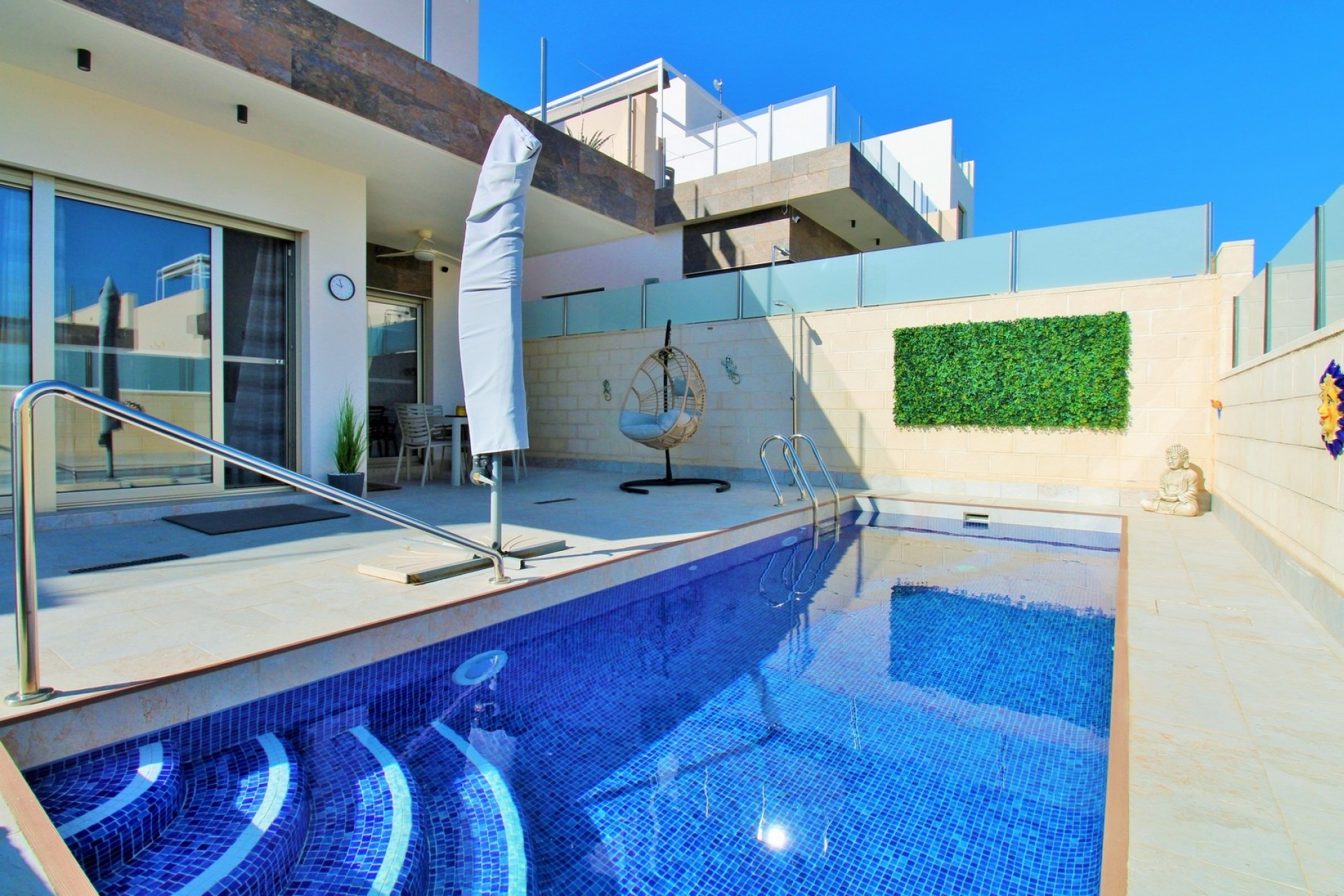 Venta - Chalet Independiente -
Villamartín