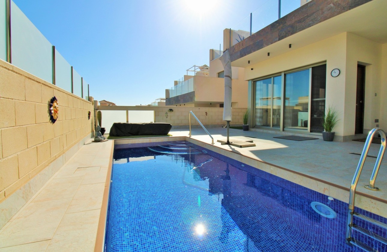Venta - Chalet Independiente -
Villamartín
