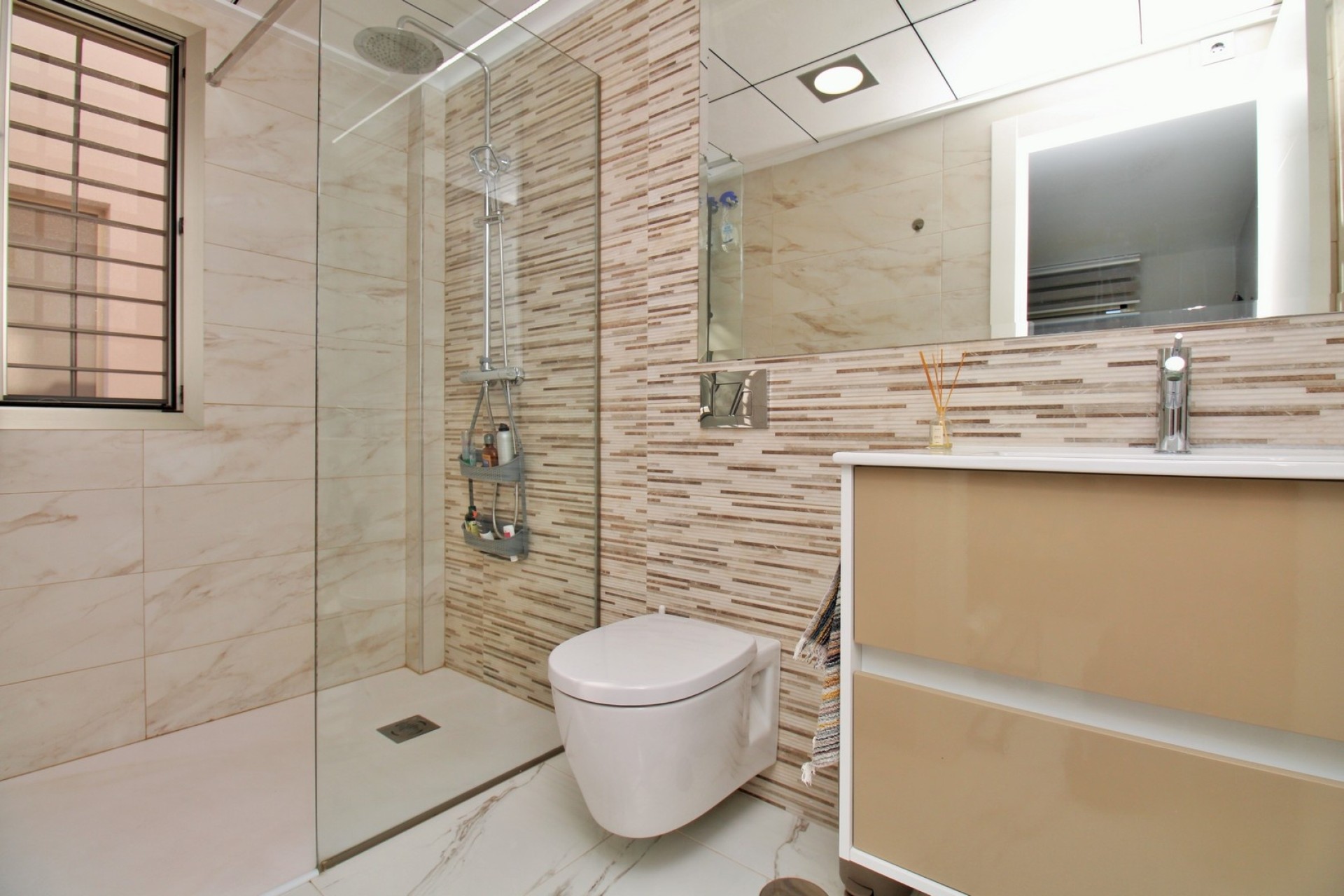 Venta - Chalet Independiente -
Villamartín