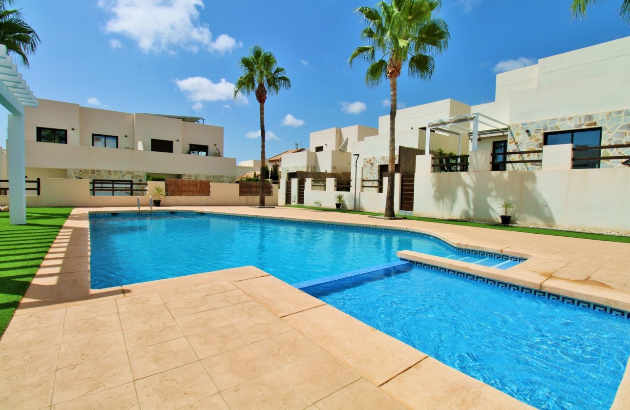 Venta - Chalet Independiente -
Villamartín
