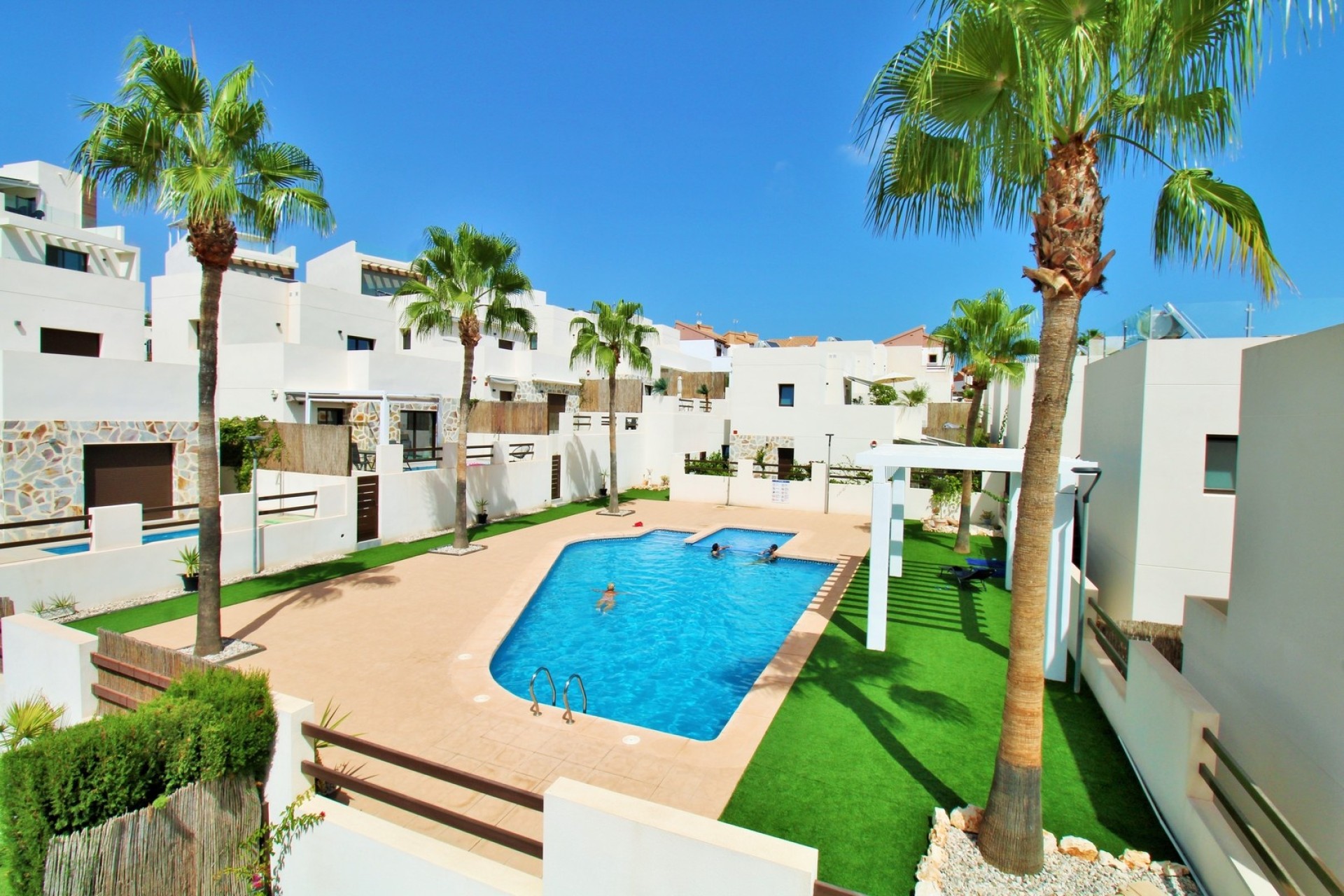 Venta - Chalet Independiente -
Villamartín