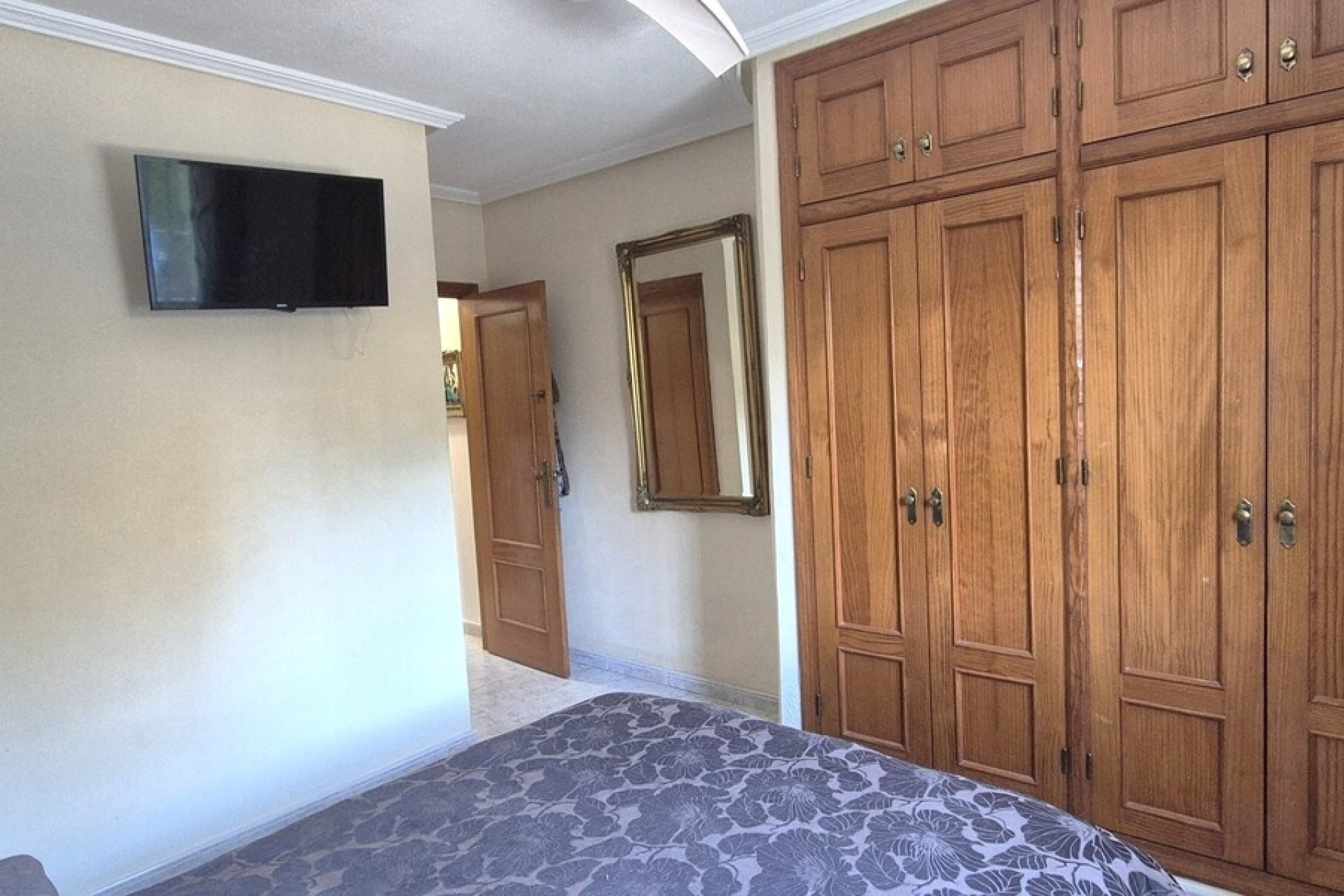 Venta - Chalet Independiente -
Villamartín