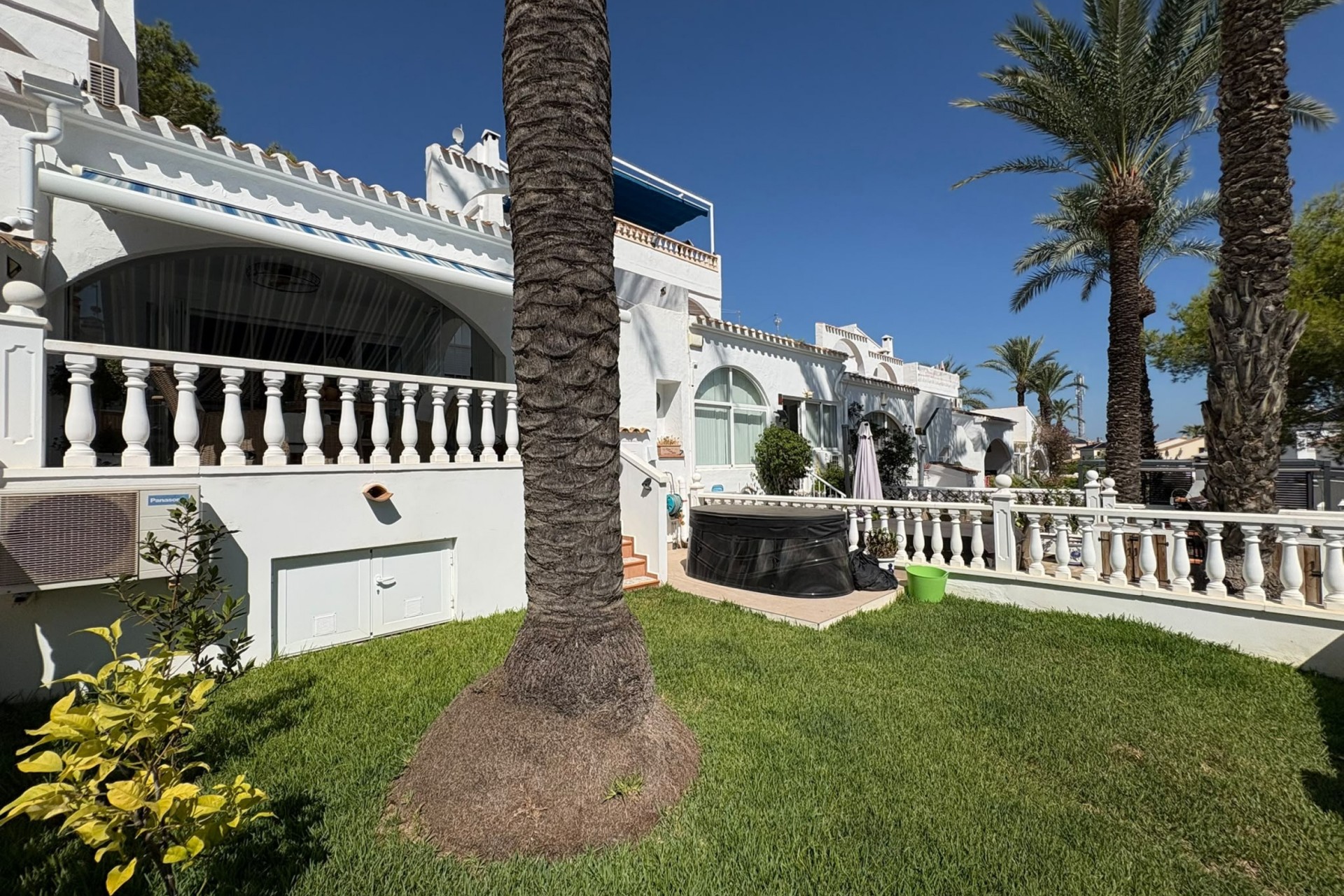 Venta - Chalet Independiente -
Villamartín