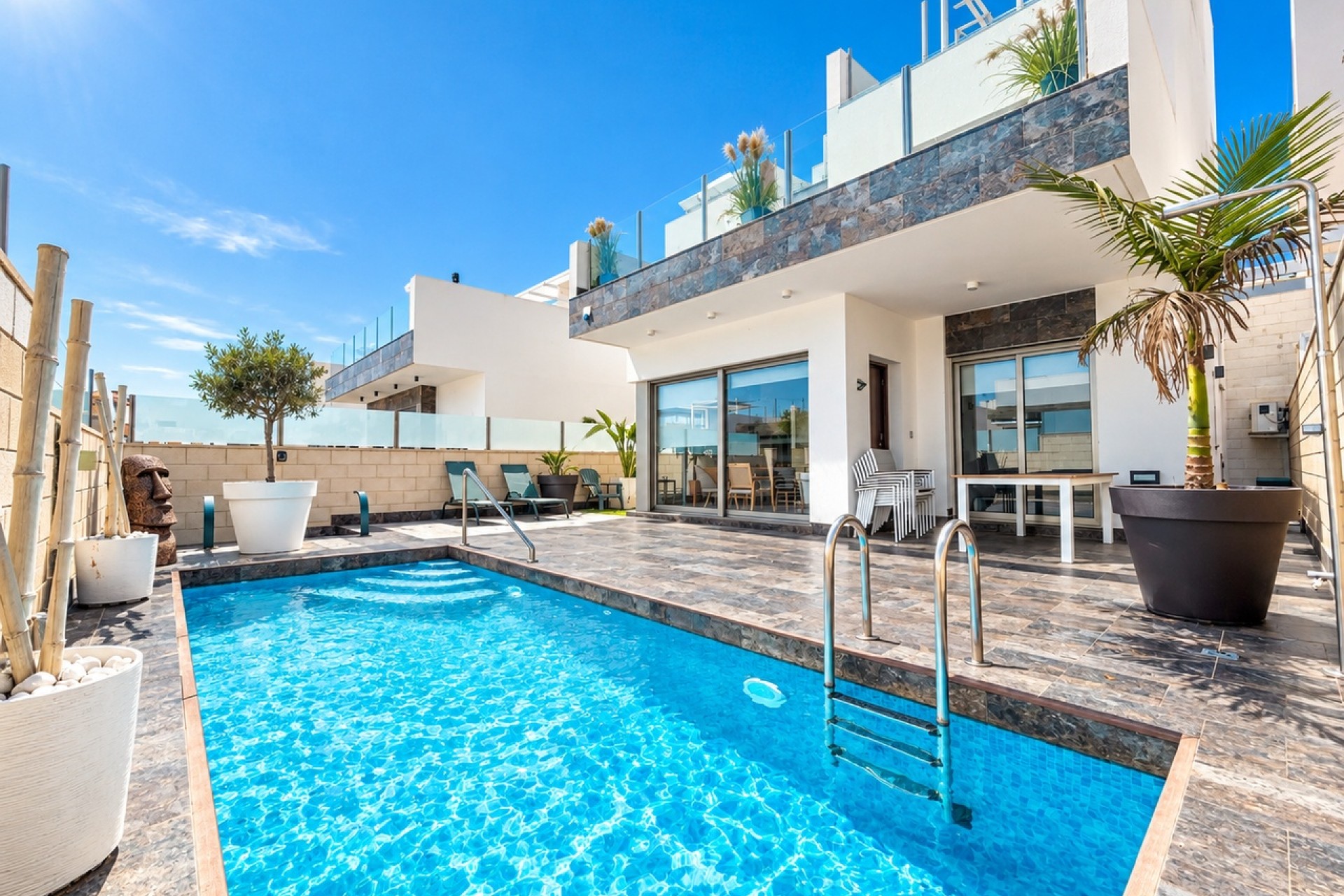 Venta - Chalet Independiente -
Villamartín