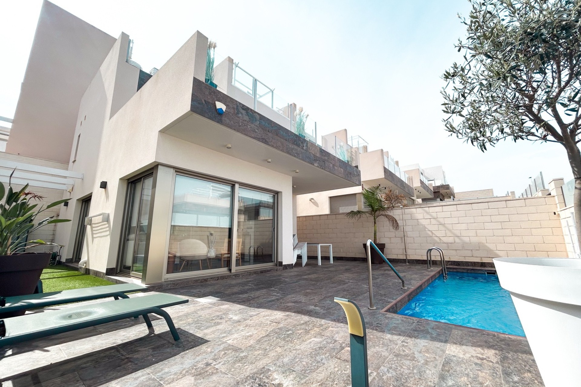 Venta - Chalet Independiente -
Villamartín