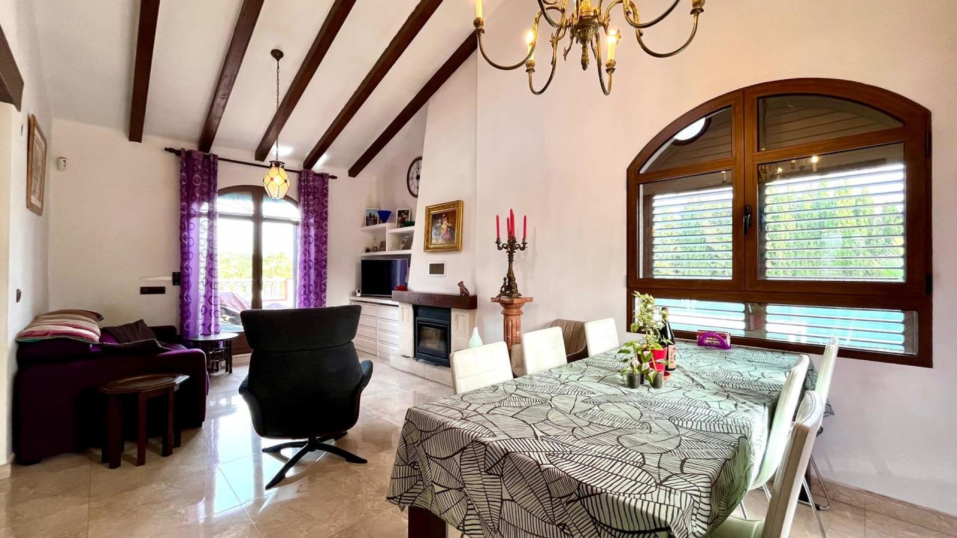 Venta - Chalet Independiente -
Villamartín