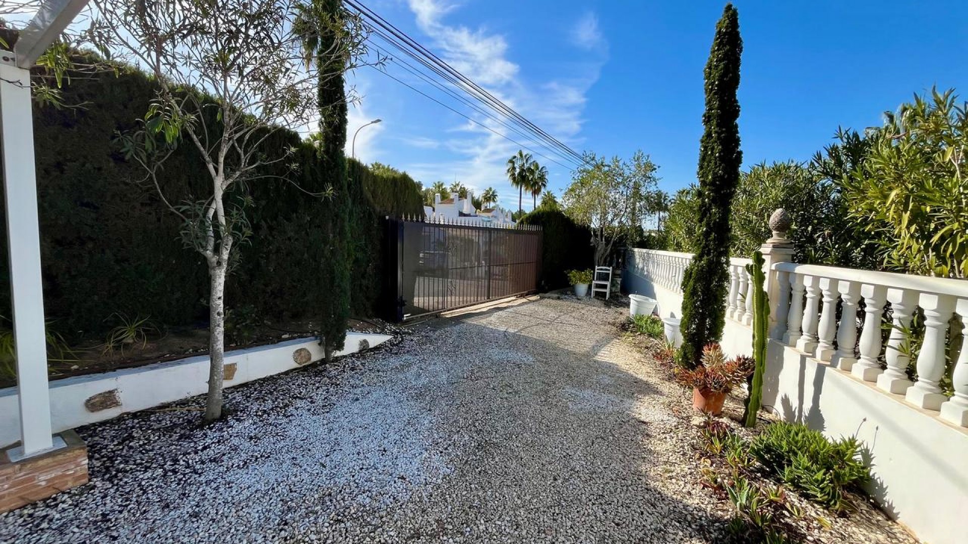 Venta - Chalet Independiente -
Villamartín