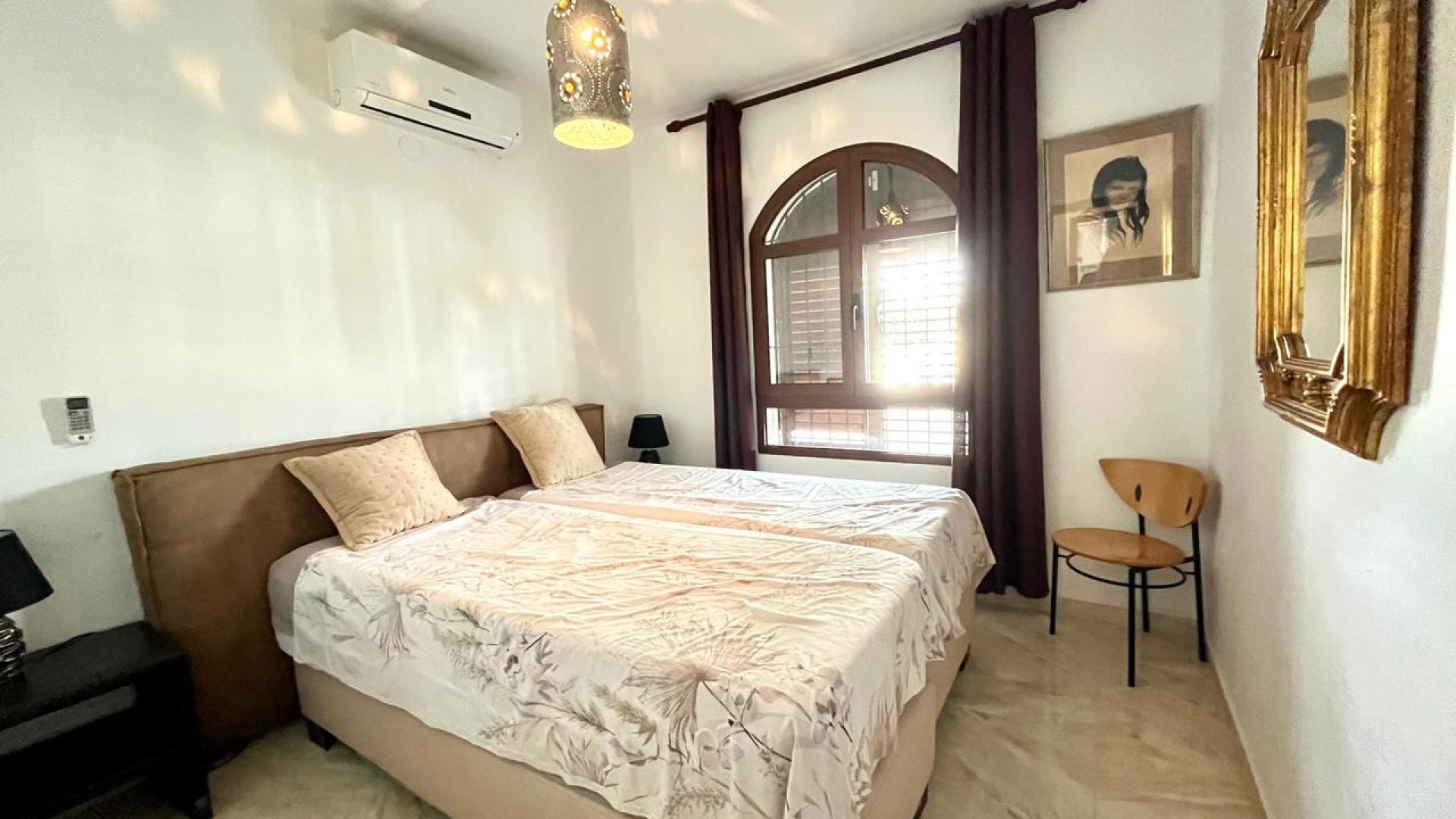 Venta - Chalet Independiente -
Villamartín