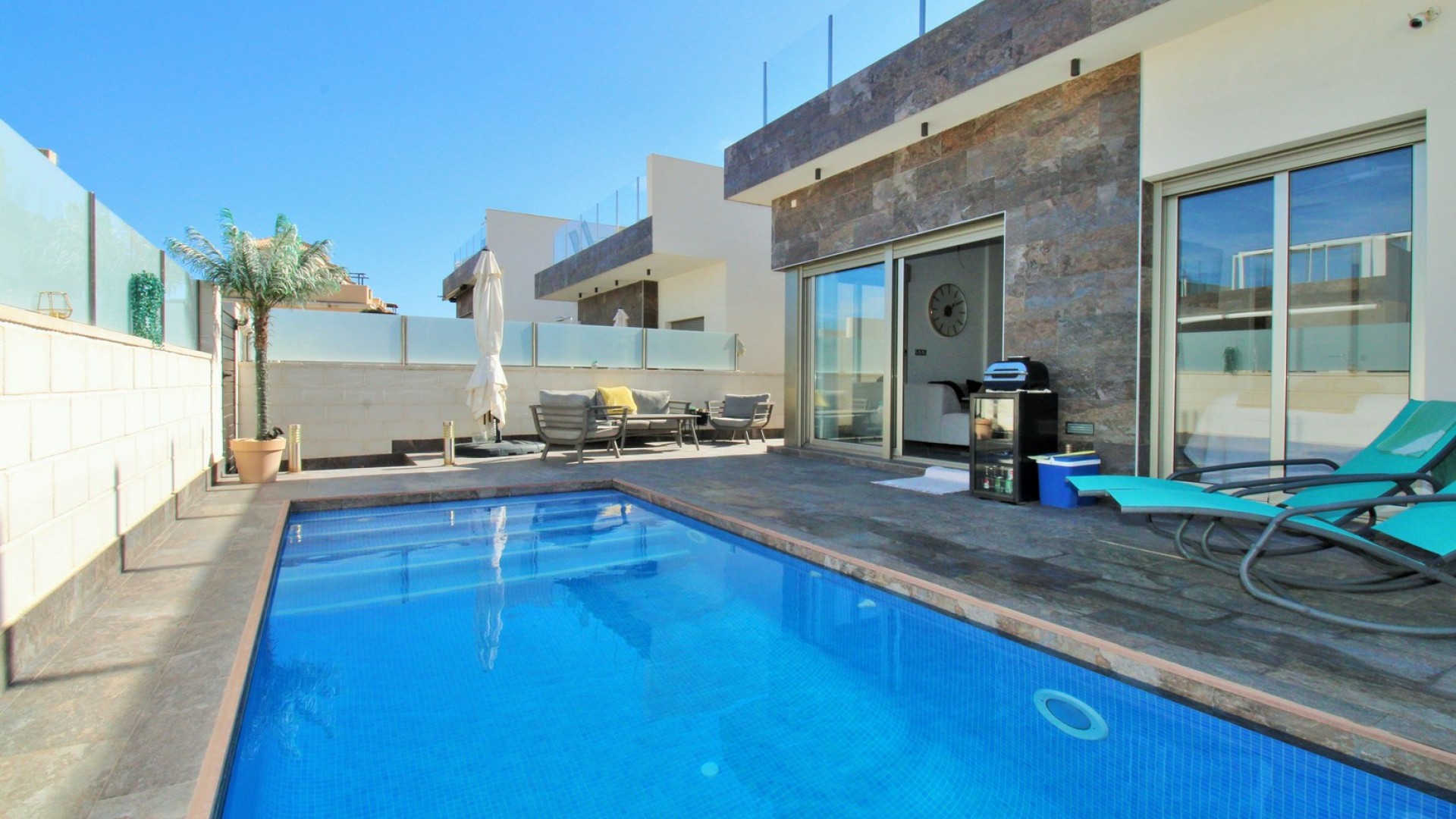 Venta - Chalet Independiente -
Villamartín