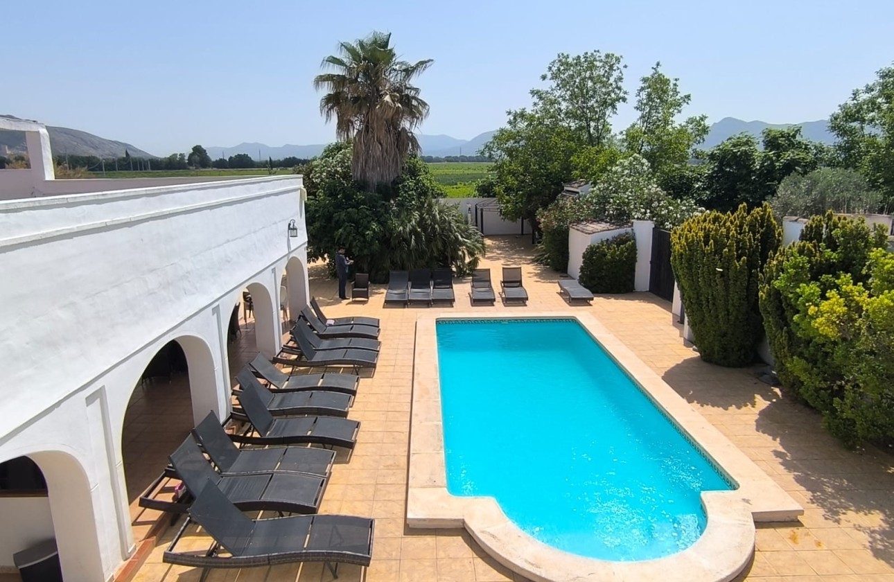 Venta - Chalet Independiente -
Villena - Inland