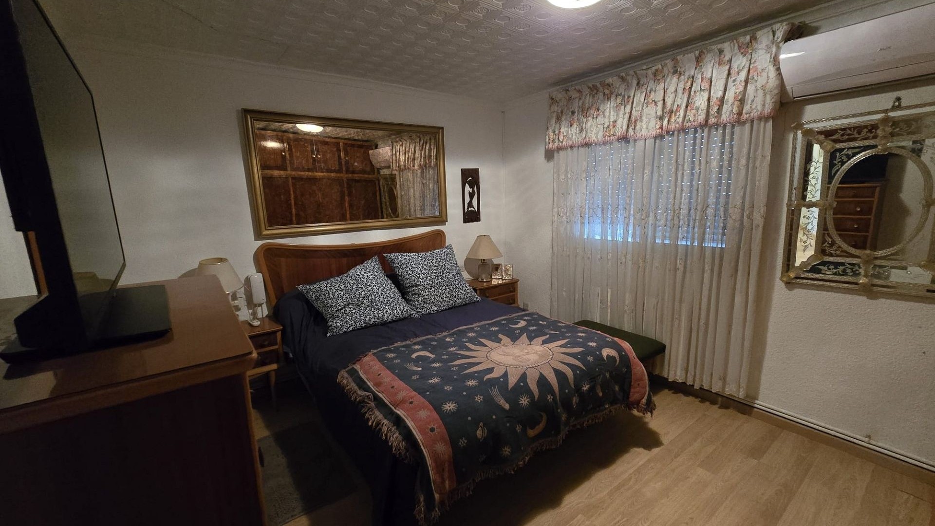 Venta - Chalet Independiente -
Villena