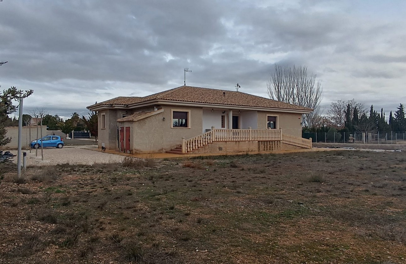 Venta - Chalet Independiente -
Yecla - Inland