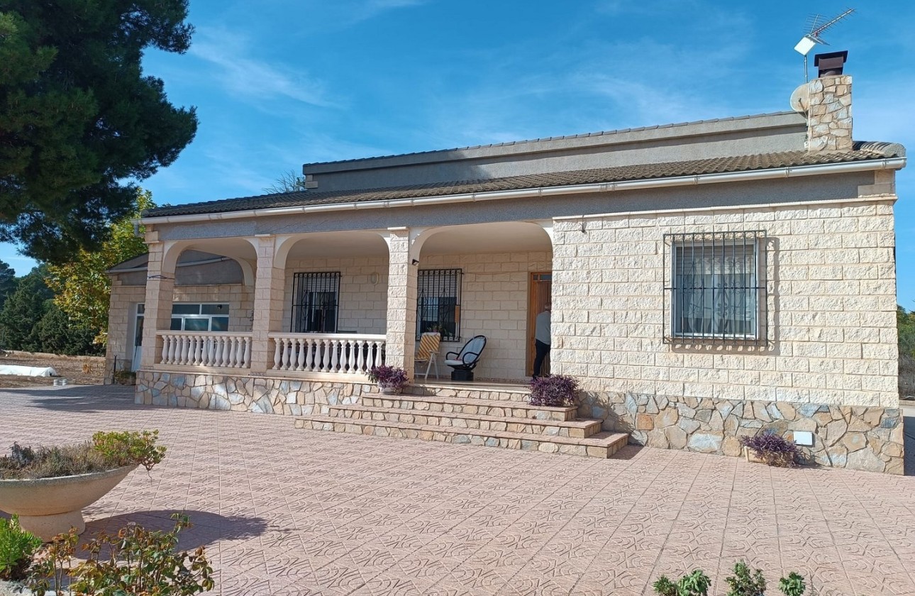 Venta - Chalet Independiente -
Yecla - Inland