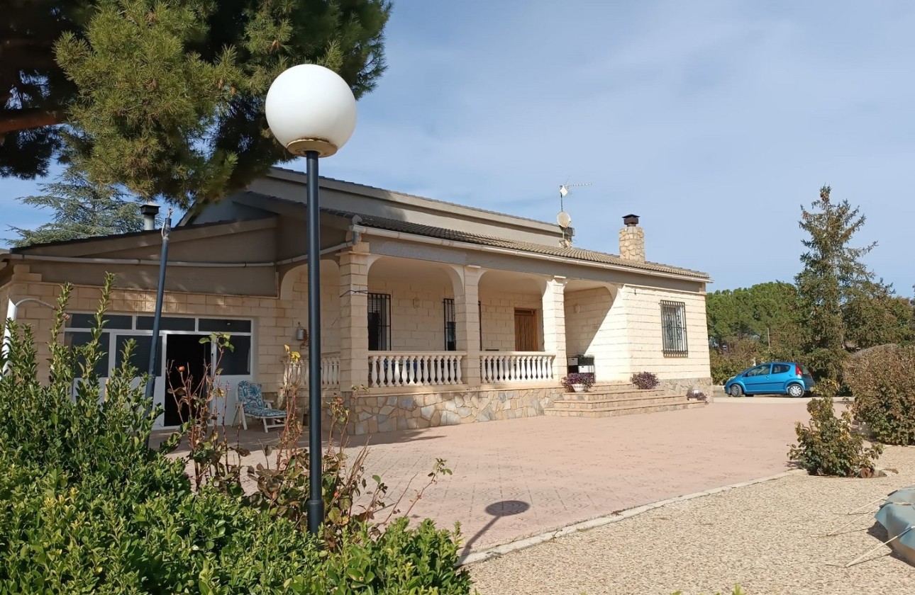 Venta - Chalet Independiente -
Yecla - Inland