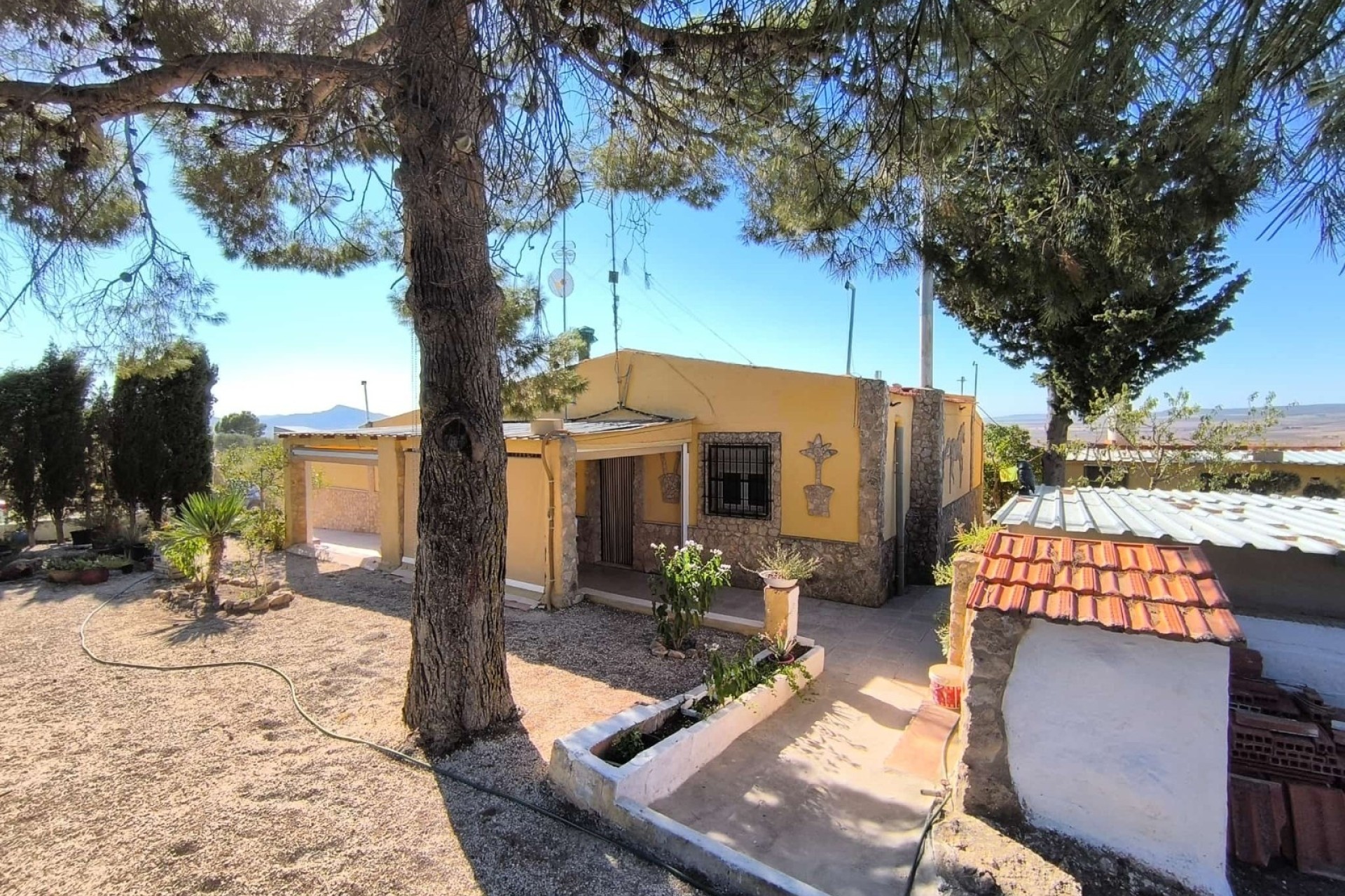 Venta - Chalet Independiente -
Yecla - Inland