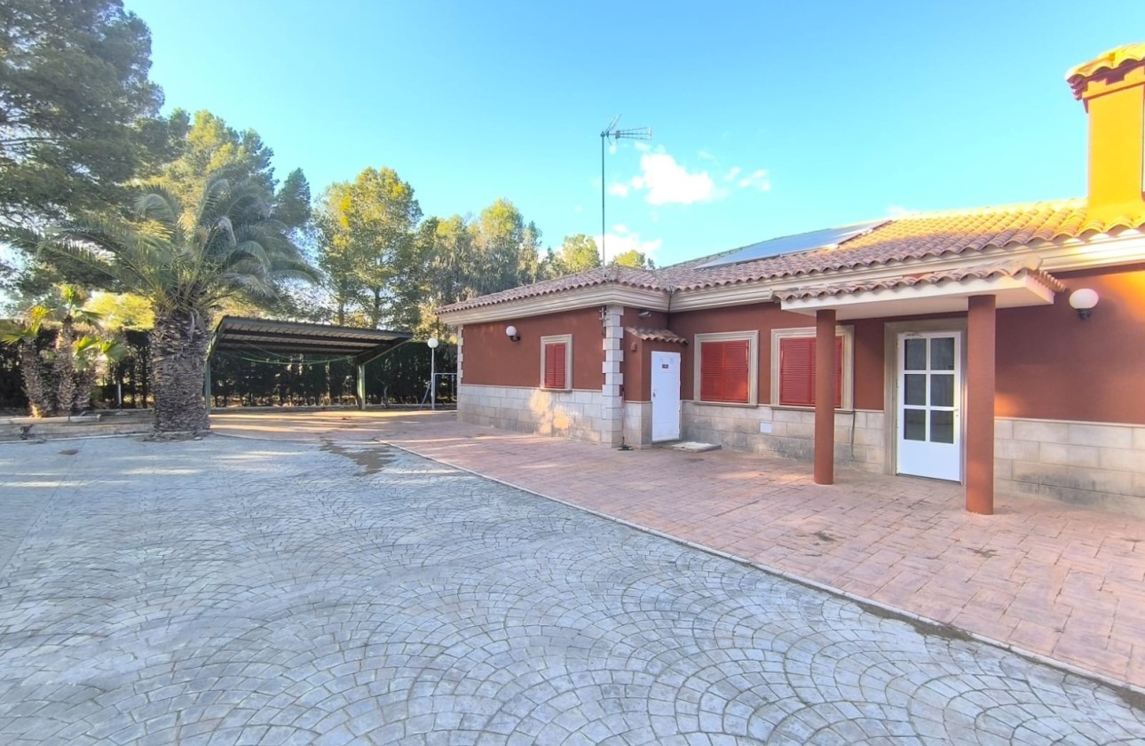 Venta - Chalet Independiente -
Yecla - Inland