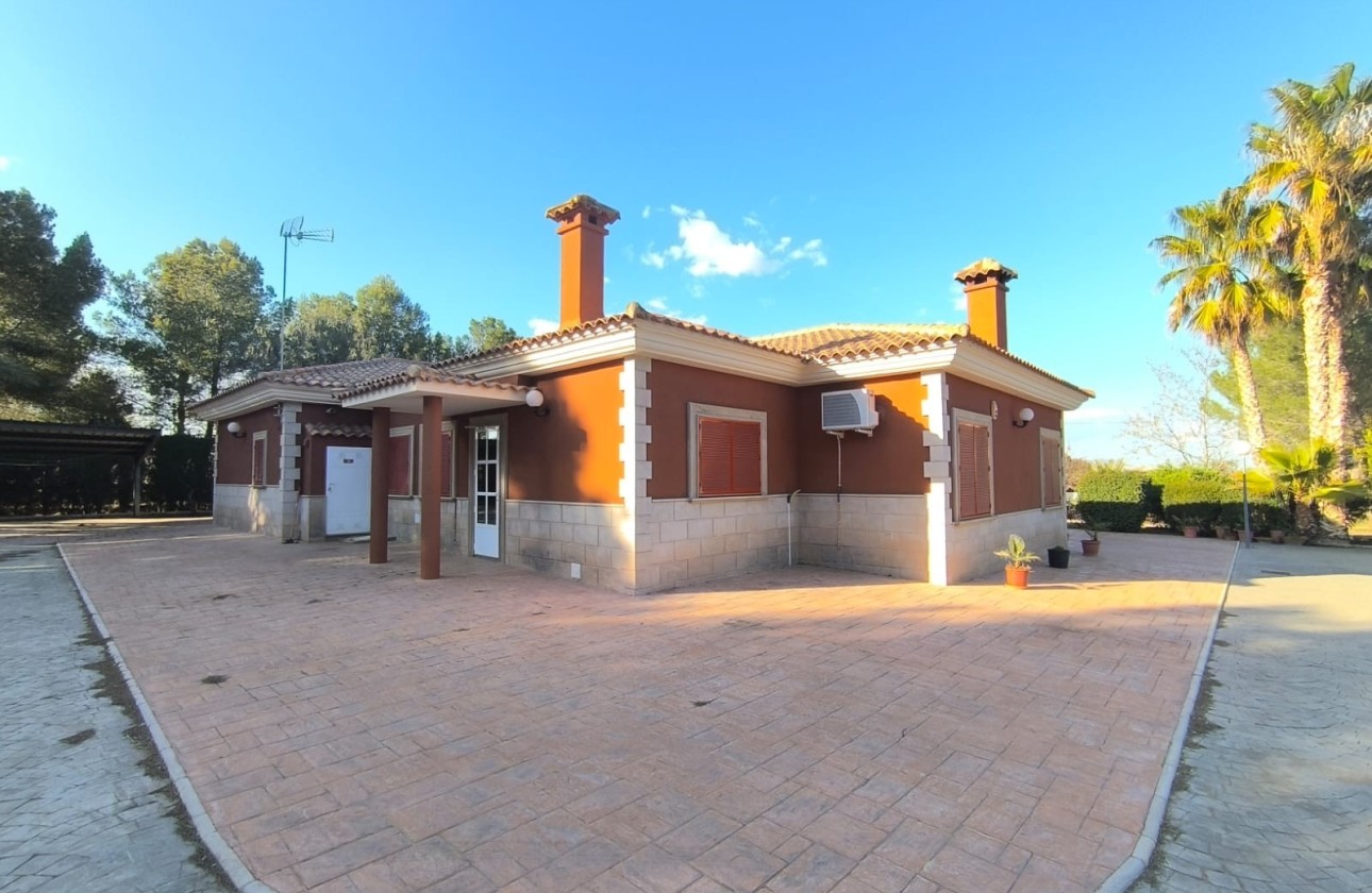 Venta - Chalet Independiente -
Yecla - Inland