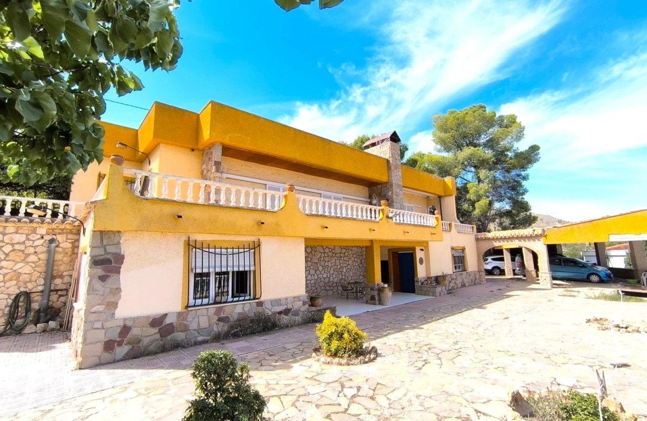 Venta - Chalet Independiente -
Yecla - Inland