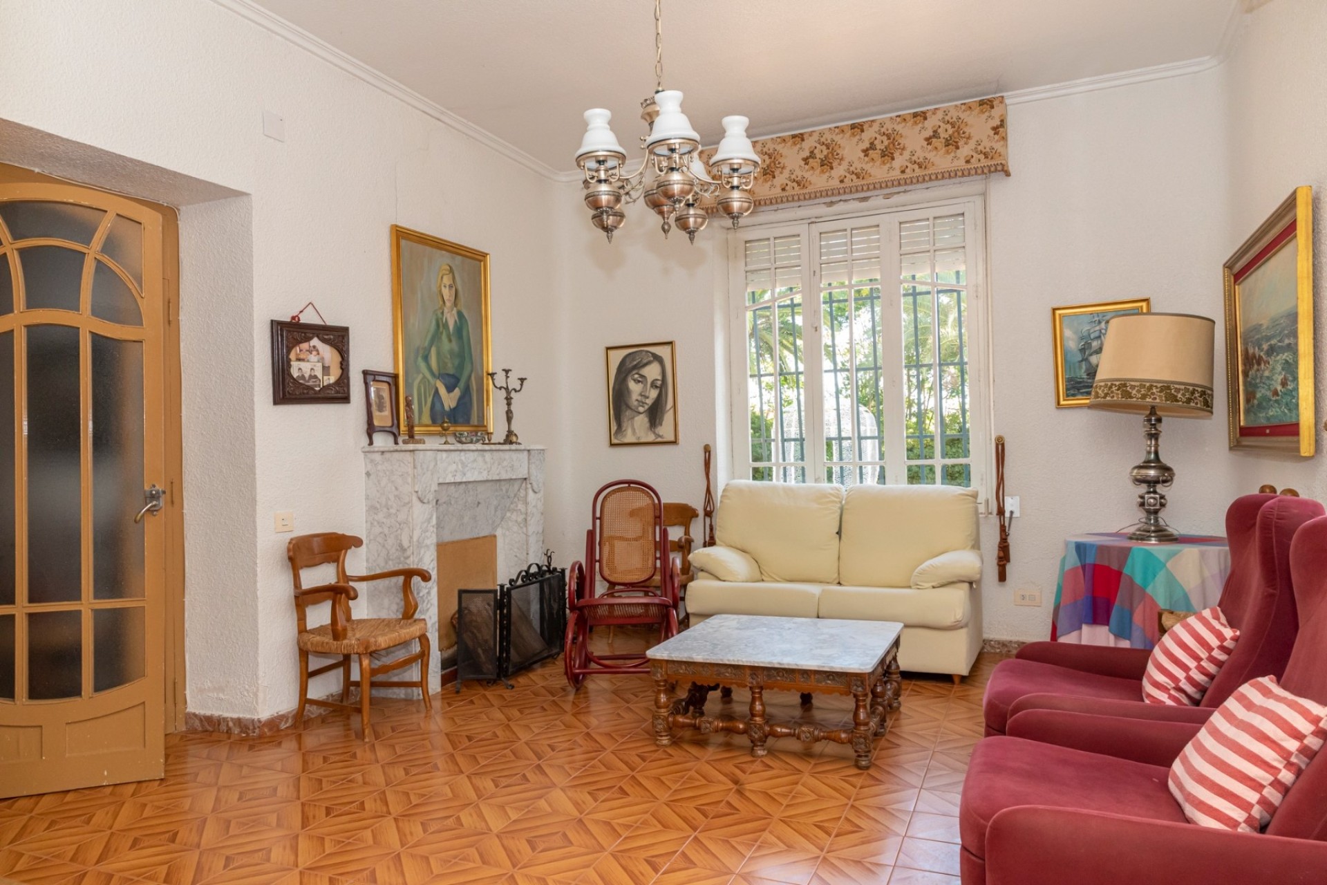 Venta - Chalet Independiente -
Yecla - Inland