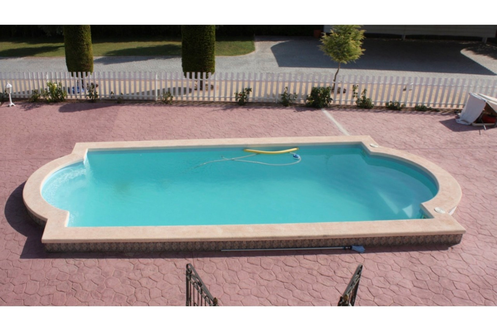 Venta - Chalet Independiente -
Yecla - Inland