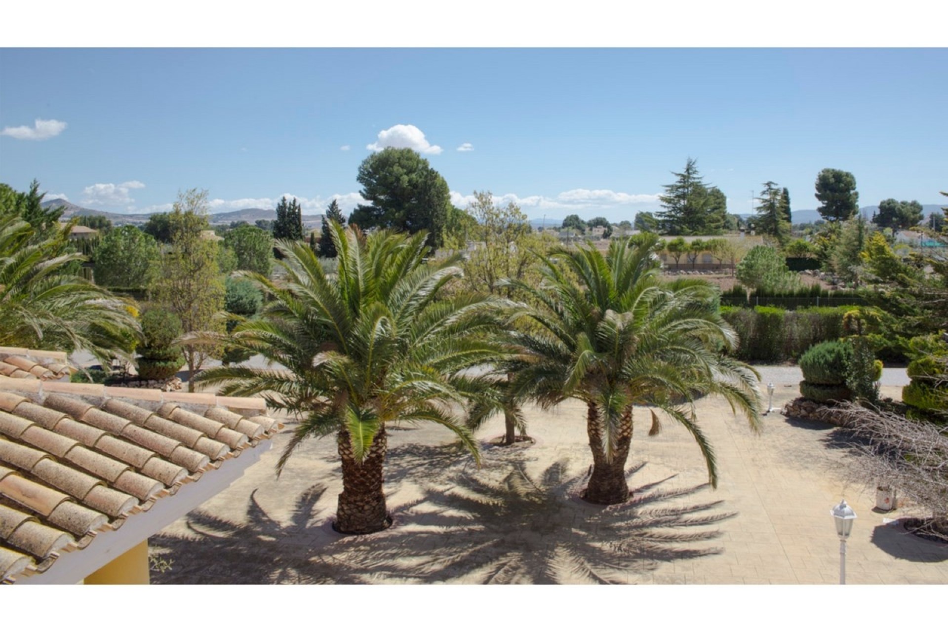 Venta - Chalet Independiente -
Yecla - Inland