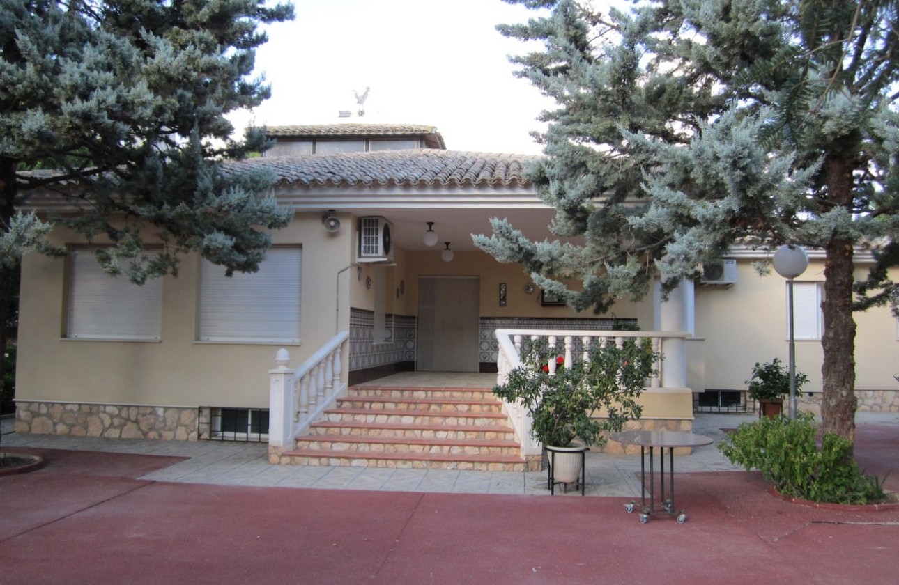 Venta - Chalet Independiente -
Yecla - Inland