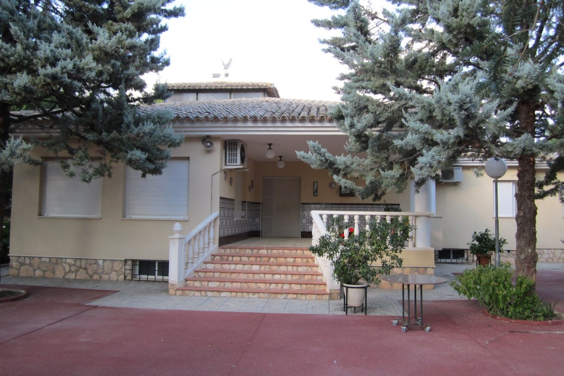 Venta - Chalet Independiente -
Yecla - Inland