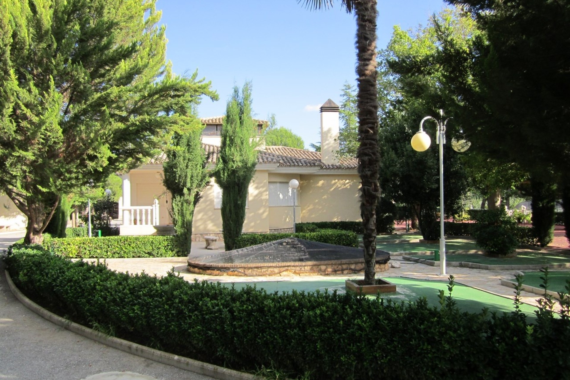 Venta - Chalet Independiente -
Yecla - Inland