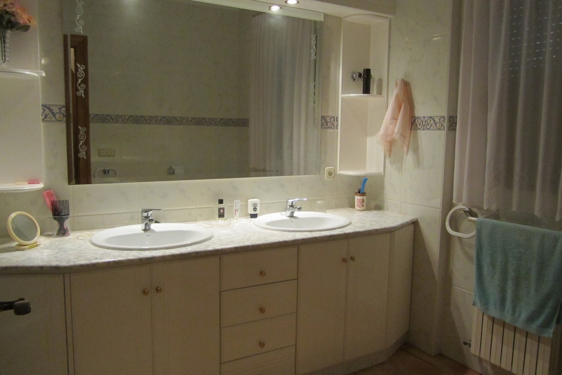 Venta - Chalet Independiente -
Yecla - Inland
