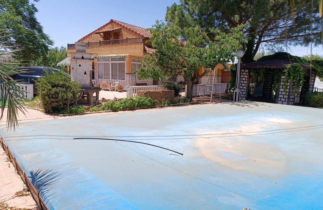 Venta - Chalet Independiente -
Yecla - Inland