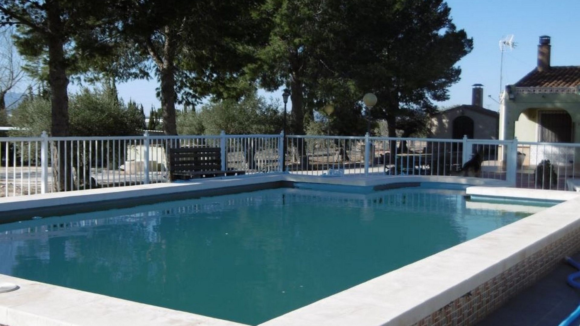 Venta - Chalet Independiente -
Yecla