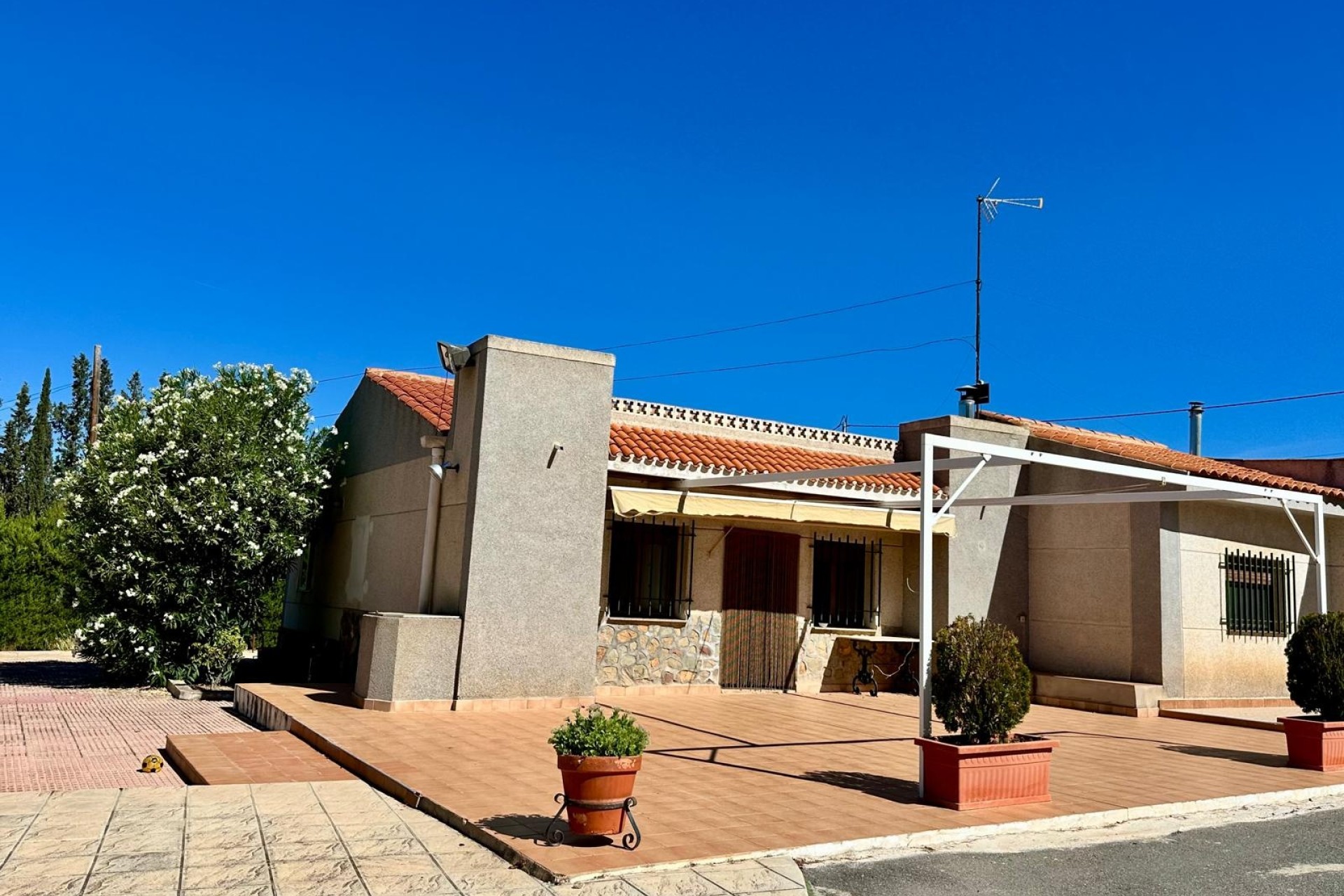 Venta - Chalet Independiente -
Yecla