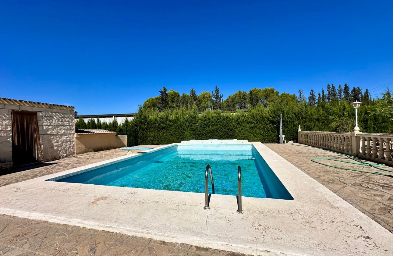 Venta - Chalet Independiente -
Yecla