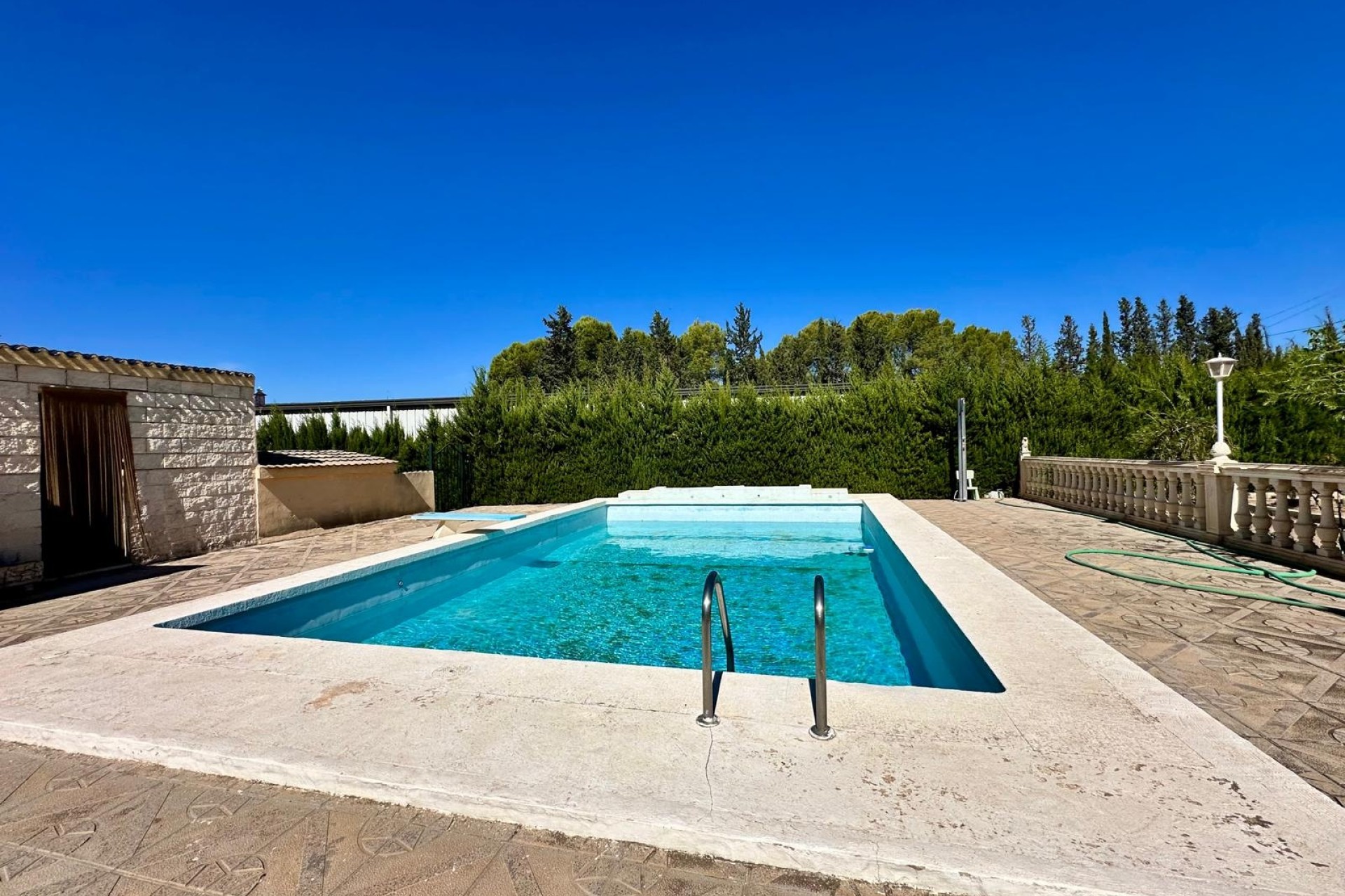 Venta - Chalet Independiente -
Yecla