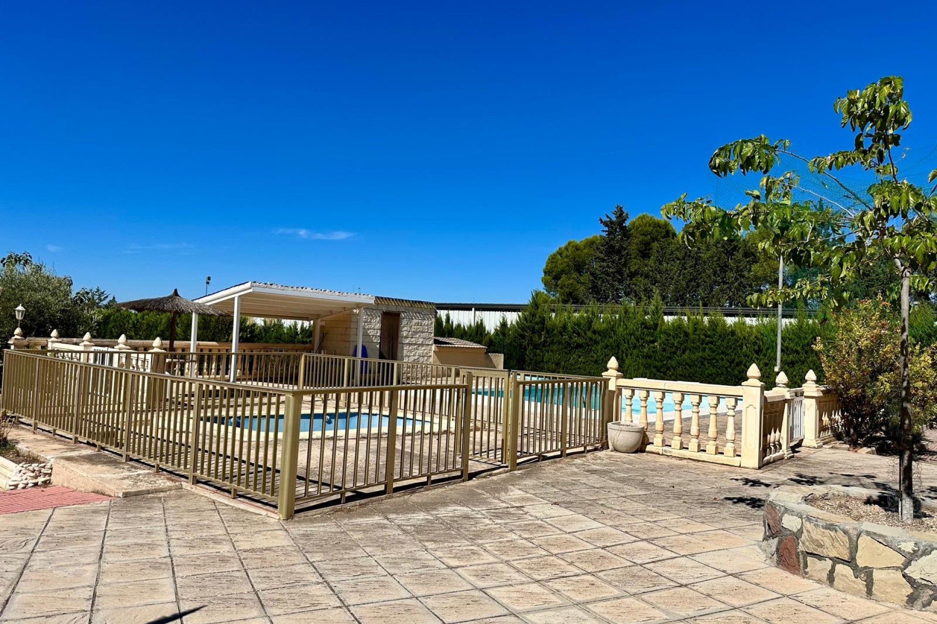 Venta - Chalet Independiente -
Yecla