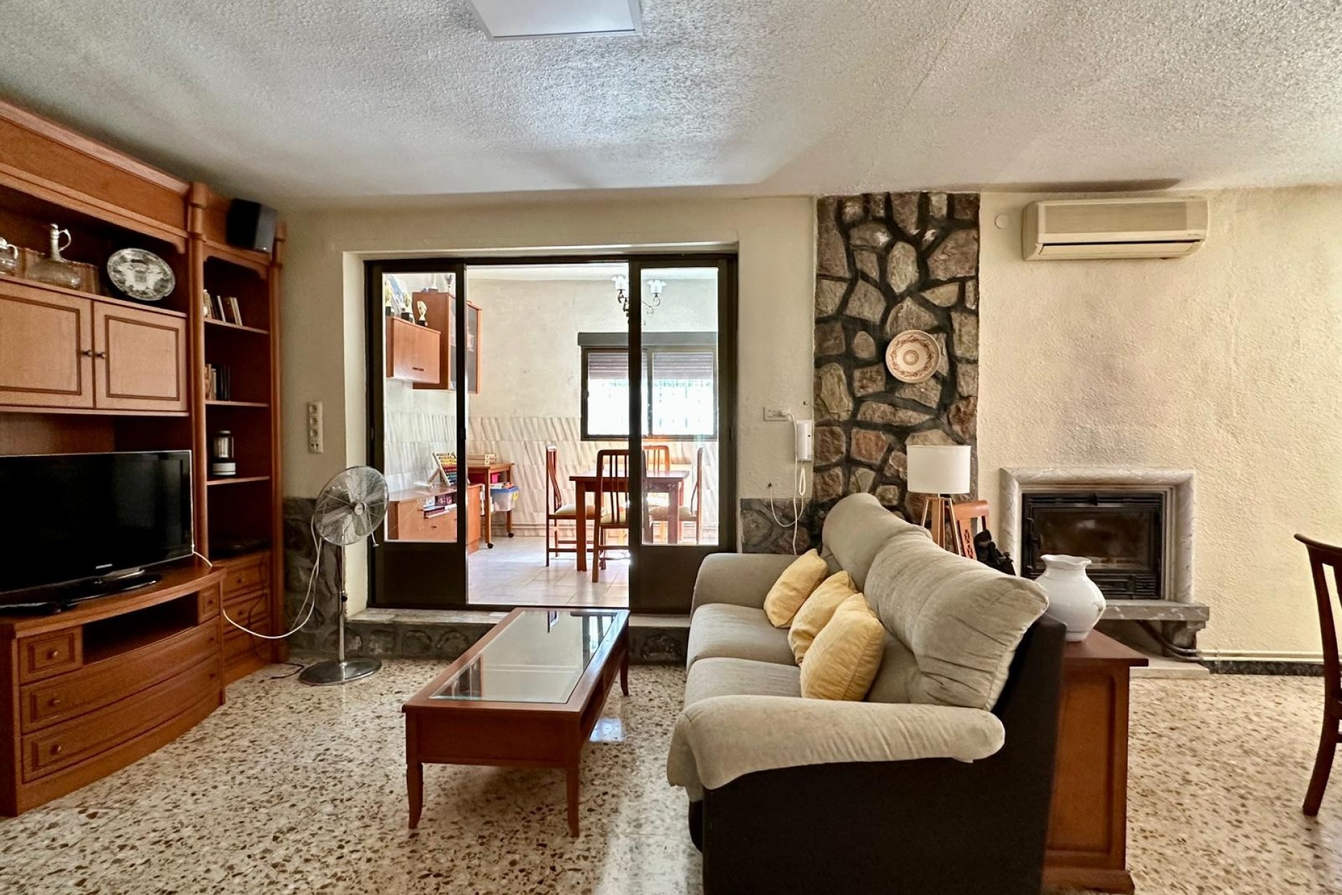 Venta - Chalet Independiente -
Yecla
