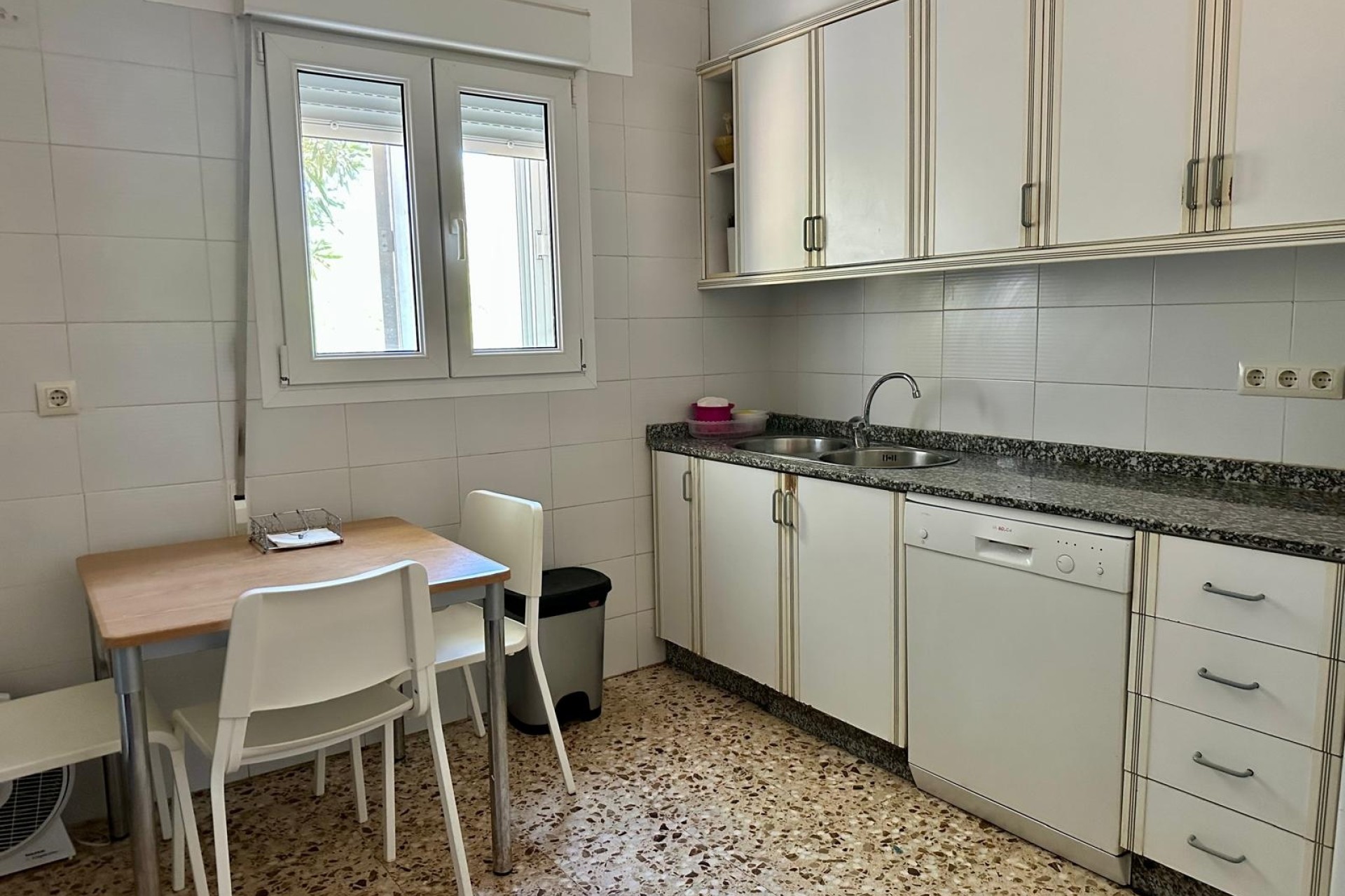 Venta - Chalet Independiente -
Yecla