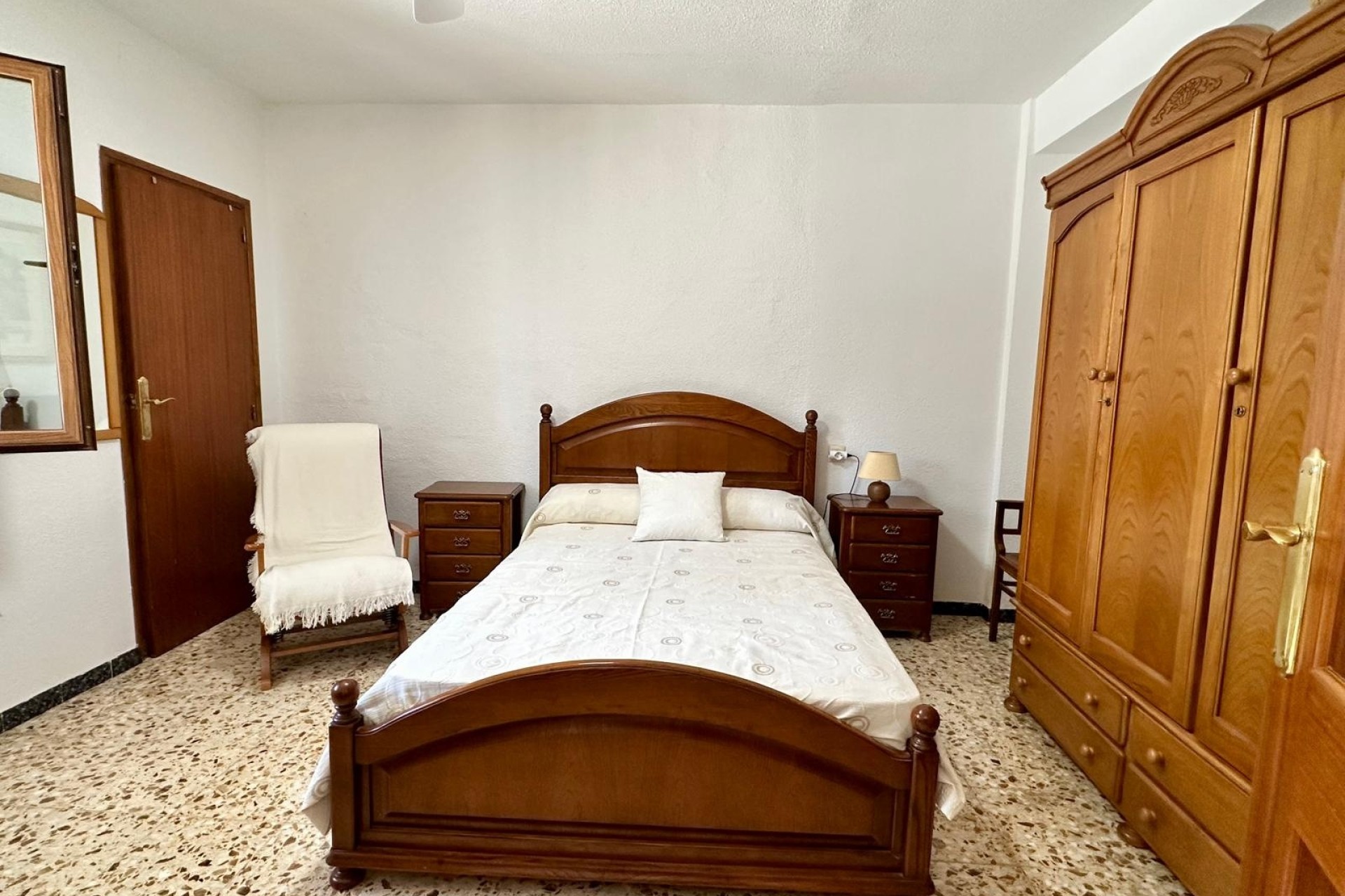 Venta - Chalet Independiente -
Yecla