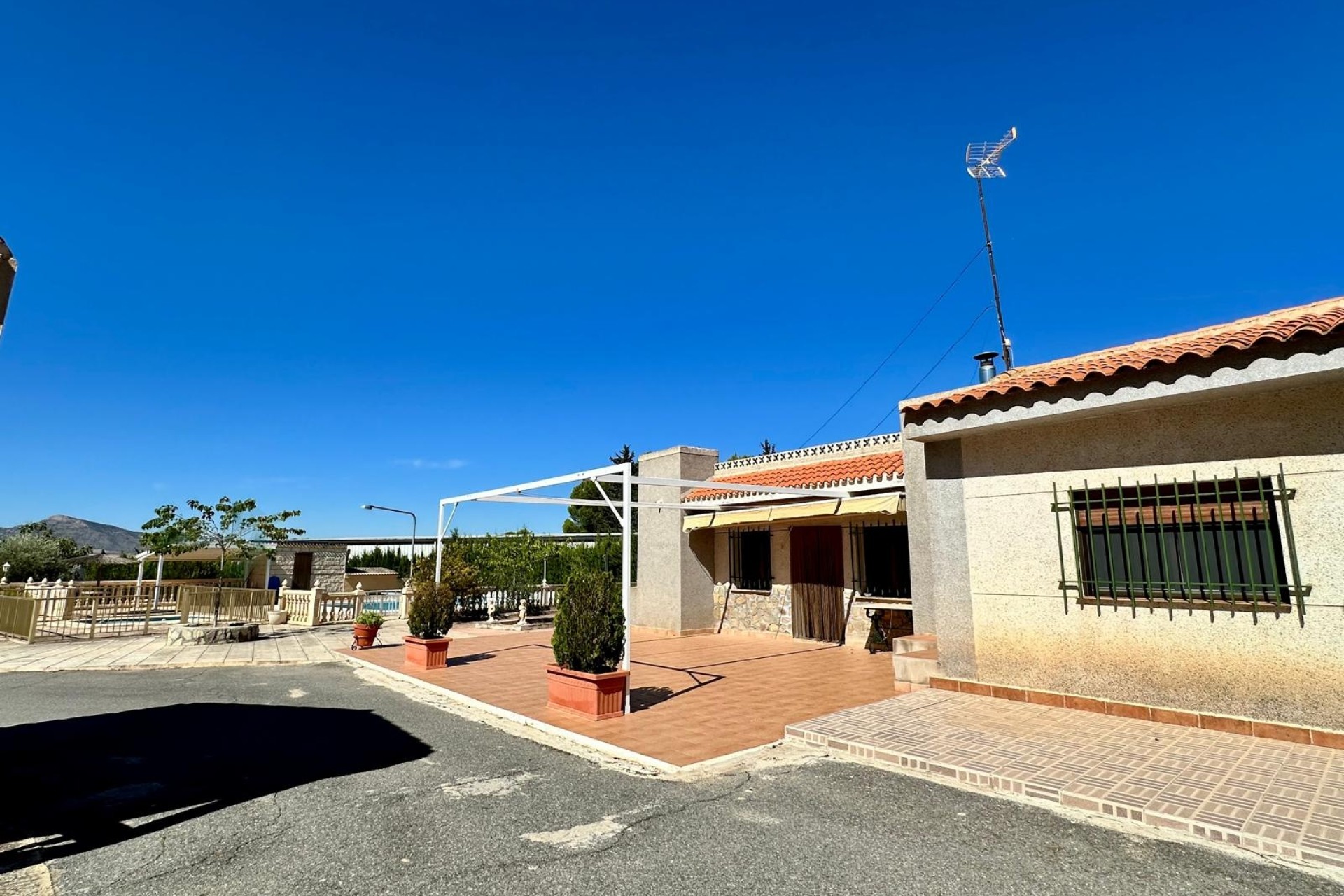 Venta - Chalet Independiente -
Yecla