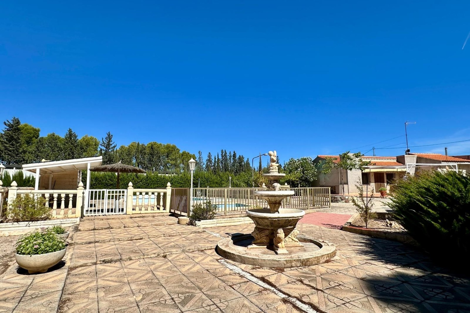 Venta - Chalet Independiente -
Yecla