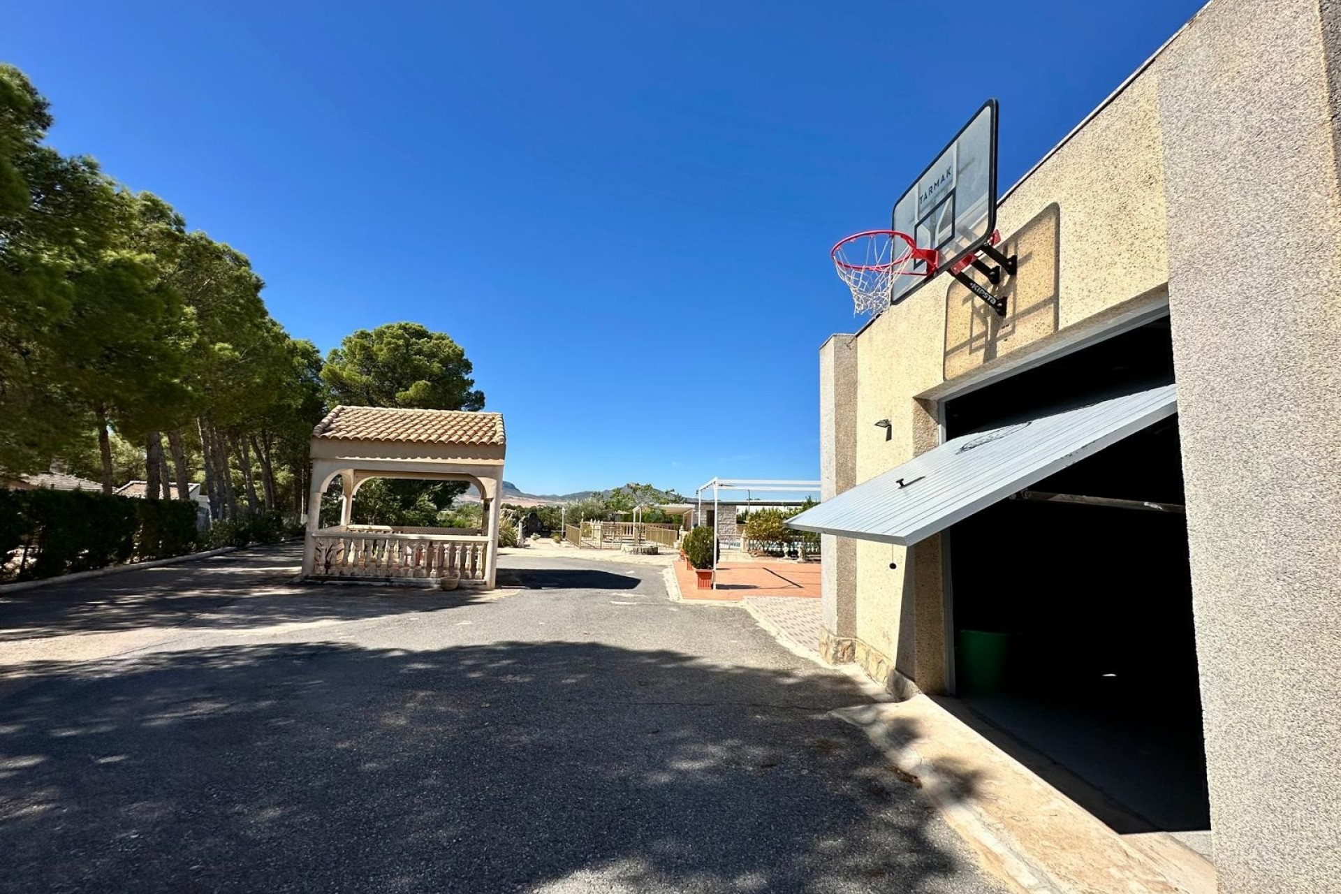 Venta - Chalet Independiente -
Yecla