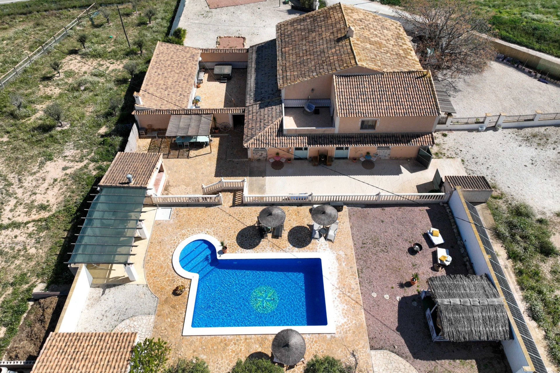 Venta - Comercial -
Abanilla