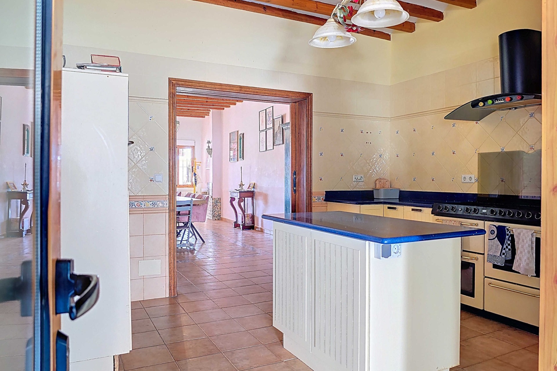 Venta - Comercial -
Abanilla