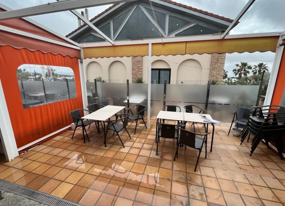 Venta - Comercial -
Algorfa - La Finca Golf Resort