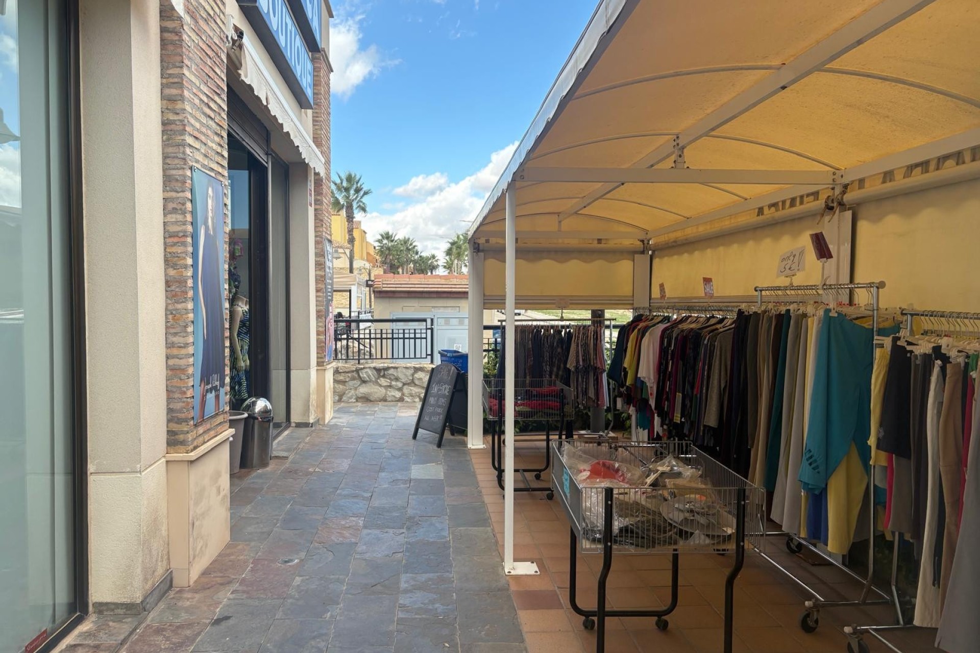 Venta - Comercial -
Algorfa - La Finca Golf Resort