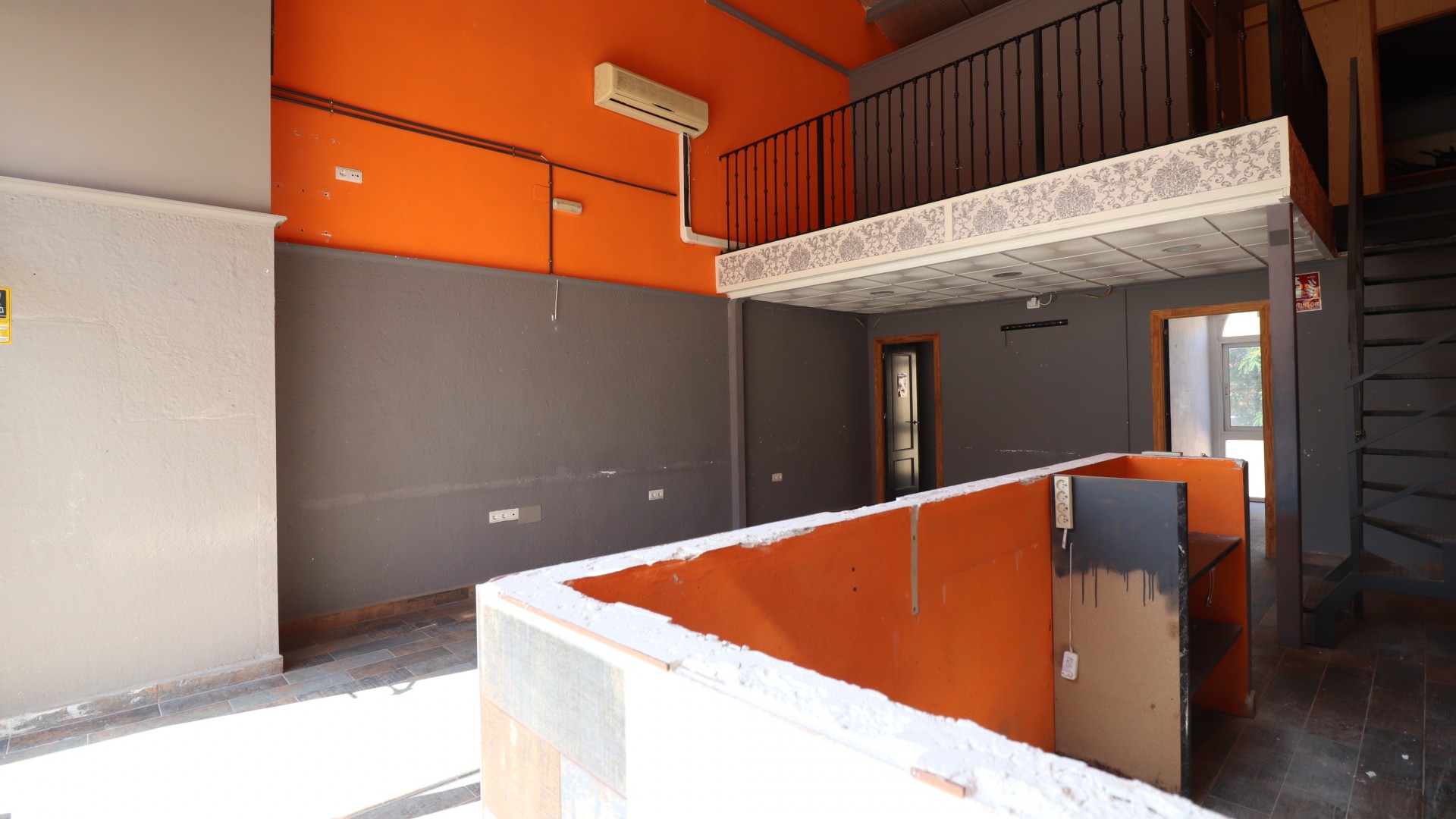 Venta - Comercial -
Algorfa - La Finca Golf Resort