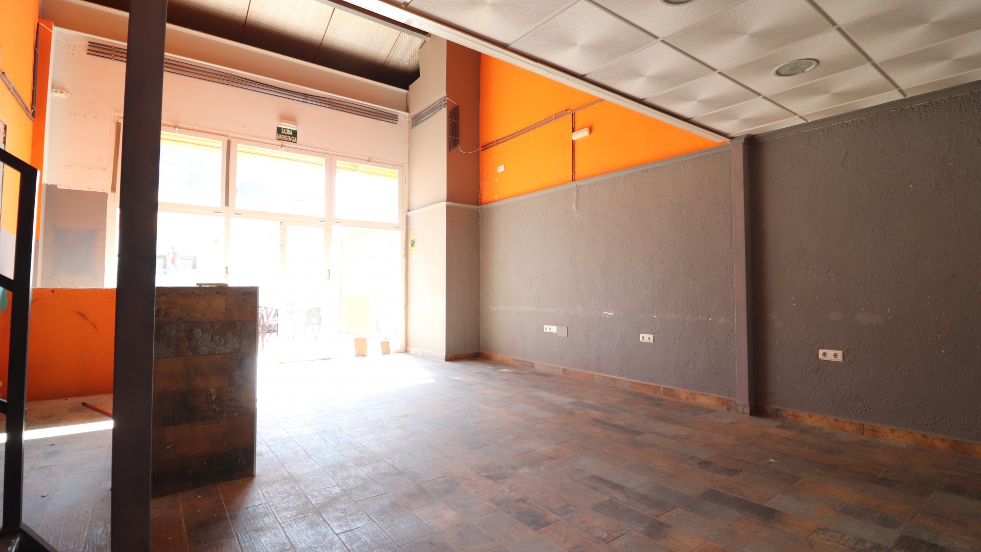 Venta - Comercial -
Algorfa - La Finca Golf Resort