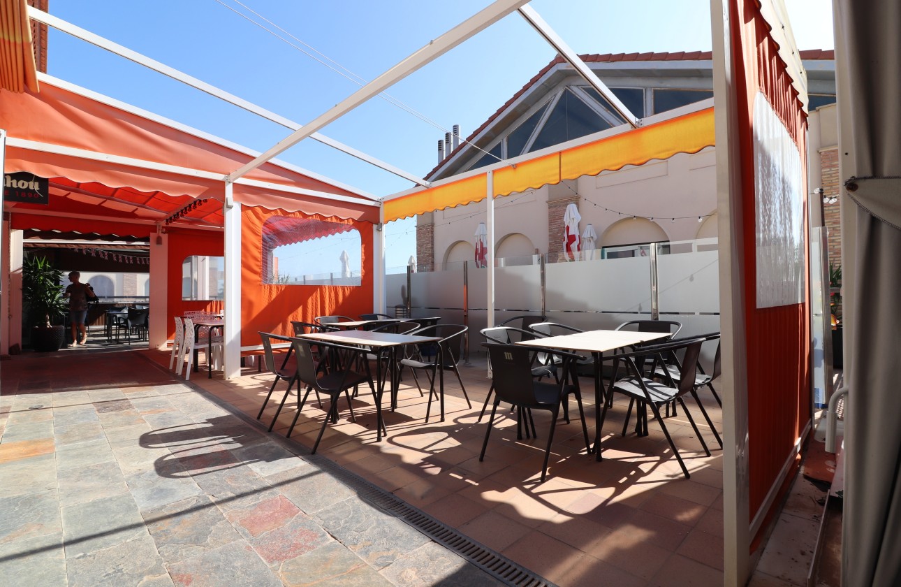 Venta - Comercial -
Algorfa - La Finca Golf Resort