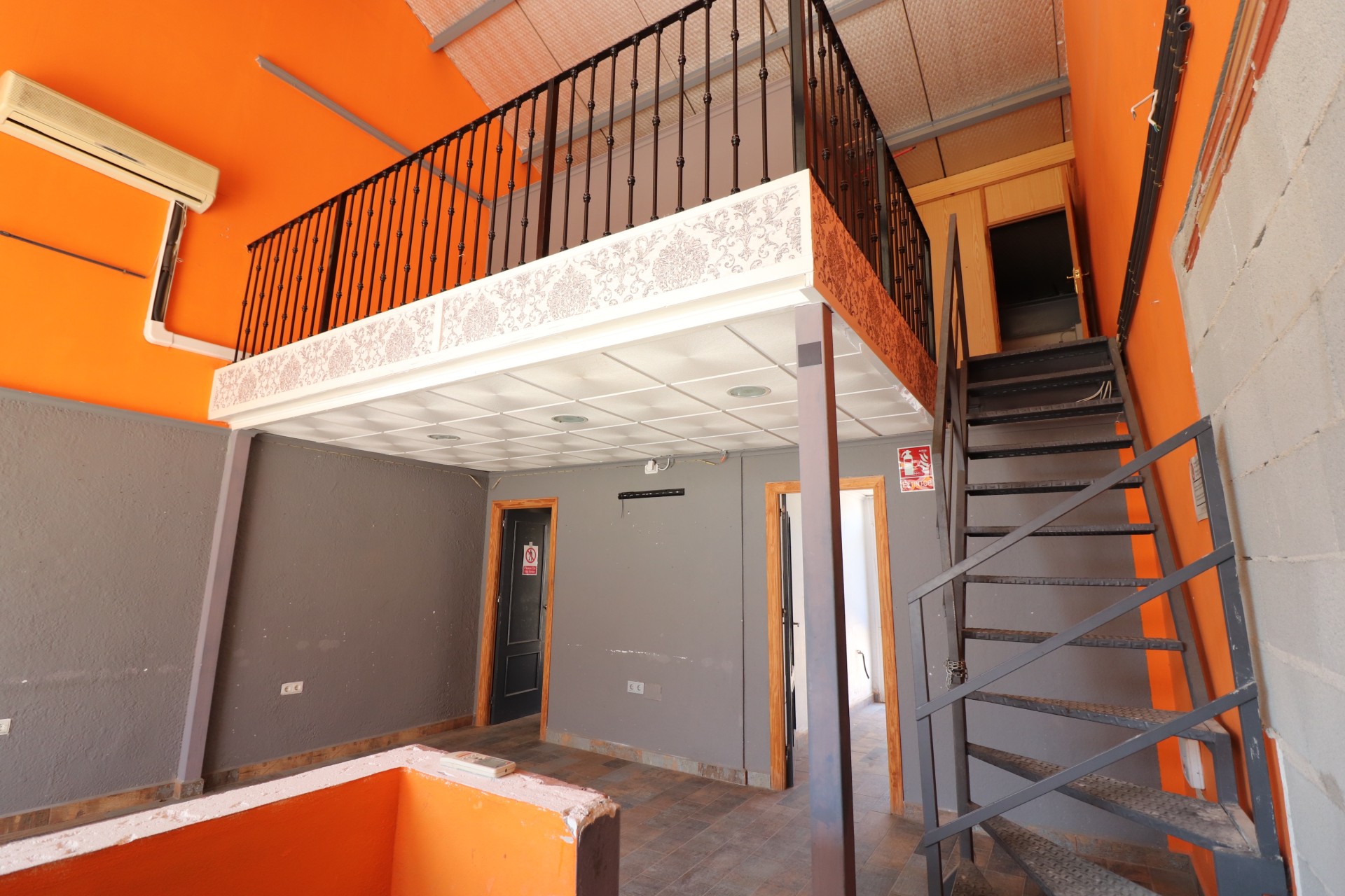 Venta - Comercial -
Algorfa - La Finca Golf Resort