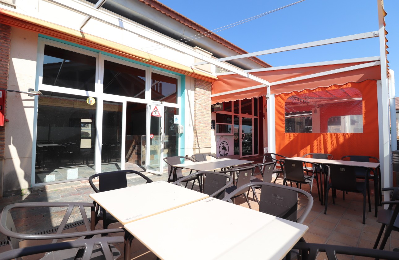 Venta - Comercial -
Algorfa - La Finca Golf Resort